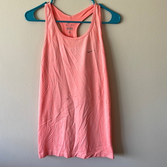 Nike peach tank top - Picture 1 of 3